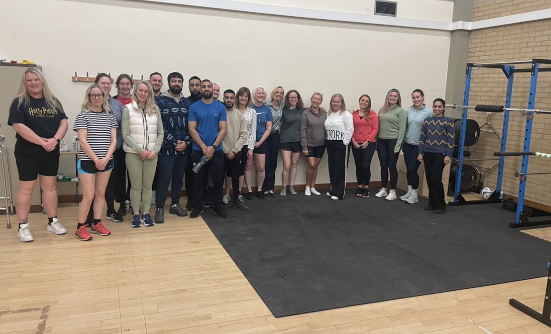 Had a great day on all things patellofemoral pain @WHHNHS it was great to host and meet @clairepatella What a fabulous speaker. Some excellent knowledge bombs dropped and great practical tips shared today. Would highly recommend!! Thanks, Claire! #PFP #Patella #Physio #CPD
