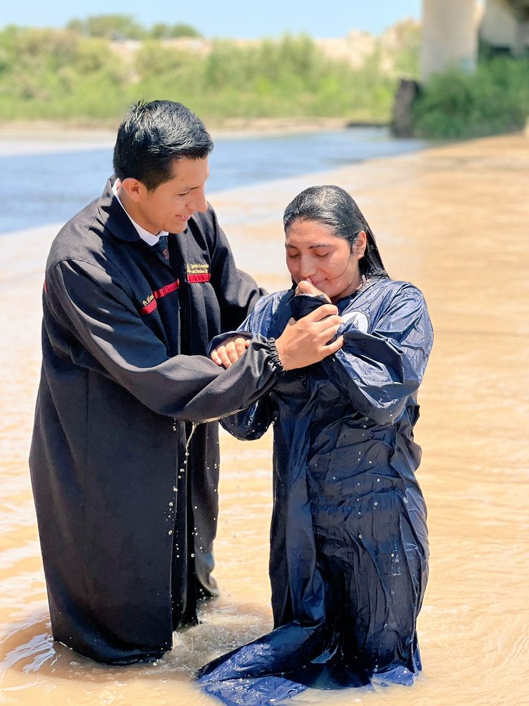 AdventistasMPN's tweet photo. Un Sábado 😊 del todo especial, cierre de la semana Reencuentro, y los 10 días de Oración.🙏
Almas que entregaron su vida para la honra y la gloria de Dios. 🤗
#Reencuentro #PrimeroDios #BautismoReencuentro #VictoriaB https://t.co/F1ipKuPb4D