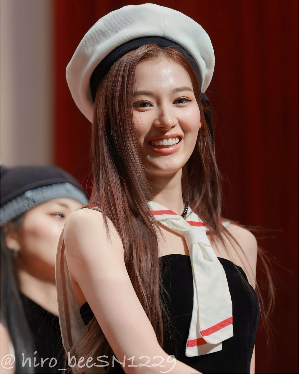 sana pics tweet media