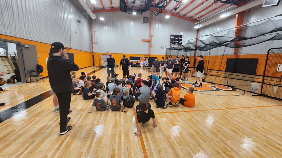 SFTigerbaseball's tweet photo. Great Day to be a Tiger! 60 Youth Baseball Campers in the new MAC! #GoTigers #ThePack https://t.co/dghDzCb7dA