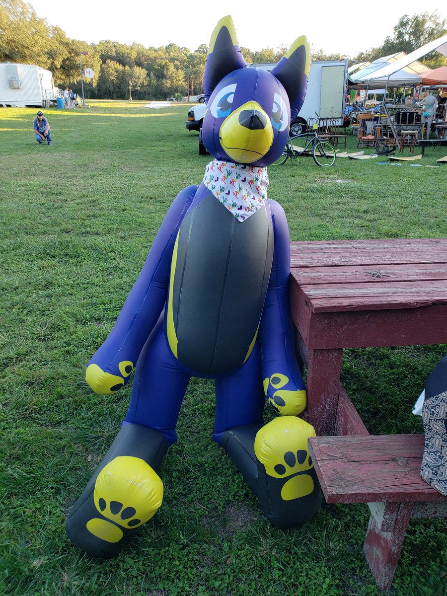 PooltoyWolf's tweet image. Want a blow up Mactoy for $210 USD? I&apos;m doing a small run right now! DM for details!
#Inflatable