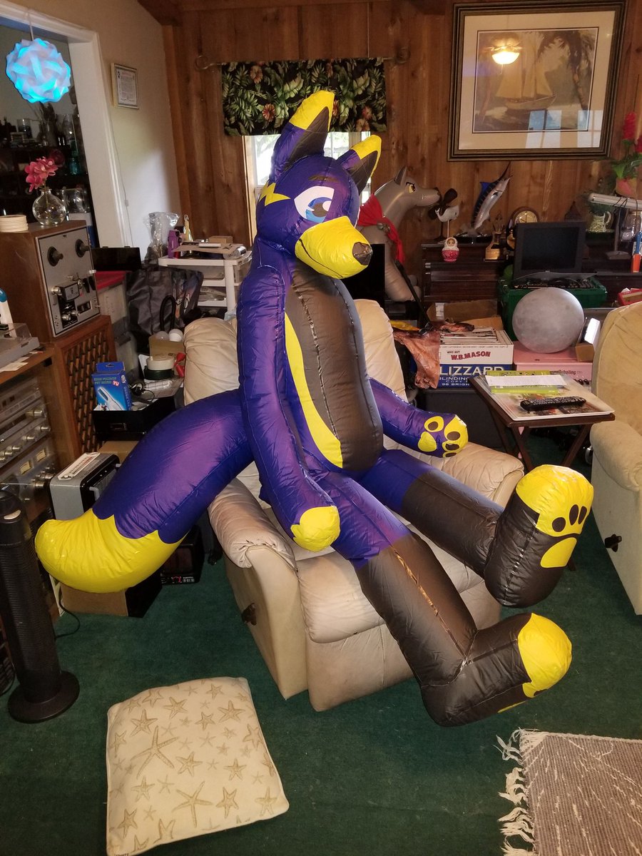 PooltoyWolf's tweet image. Want a blow up Mactoy for $210 USD? I&apos;m doing a small run right now! DM for details!
#Inflatable