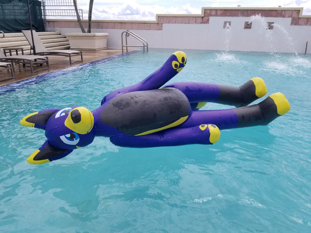 PooltoyWolf's tweet image. Want a blow up Mactoy for $210 USD? I&apos;m doing a small run right now! DM for details!
#Inflatable