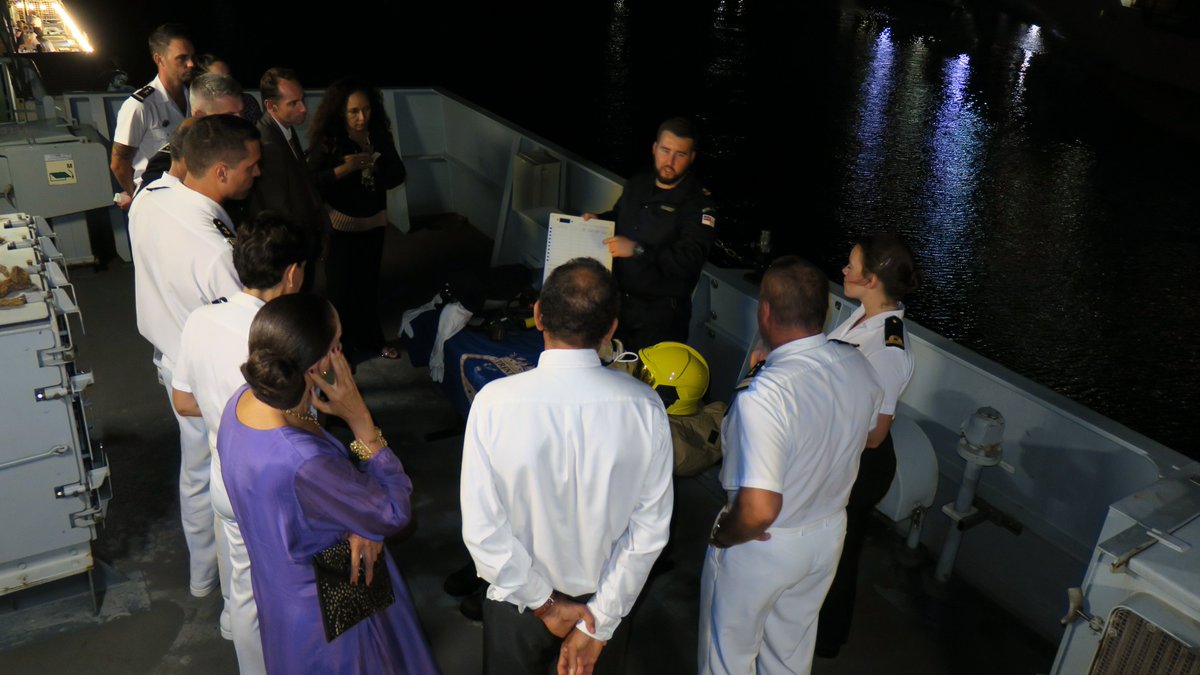 HMS Trent has departed Fort De France, Martinique after a busy visit. Trent hosted a Reception & Capability Demo for the Deputy Head of Mission to France @TheoRycroft , celebrating the UK-France relationship in Martinique. @RoyalNavy #TeamTrent @UKinFrance
