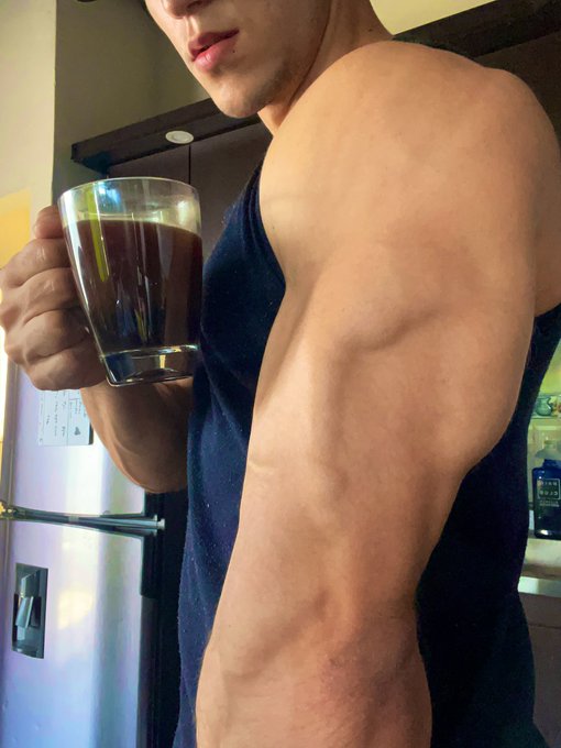 🥇 https://t.co/yhlRBbFz3v