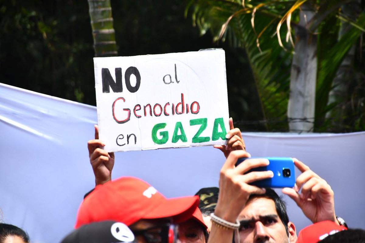 🇻🇪🇵🇸 A massive demonstration, with the participation of several government ministers and leaders of the United Socialist Party of Venezuela, including Chávez’s daughter, María Gabriela Chávez, took place today in Caracas, Venezuela, in solidarity with Palestine. #FreePalestine