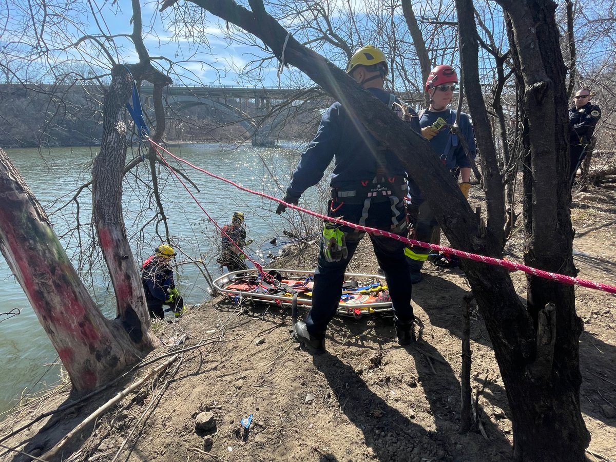 DSMFireDept's tweet photo. Just after 10 a.m., our technical rescue team from stations 4 and 7 responded to a report of a deceased adult near the Des Moines River with @DMPolice.

The technical rescue team was able to set up a lifting system with an overhead lifting point to retrieve the deceased (1/2) https://t.co/yj3UJlorZz