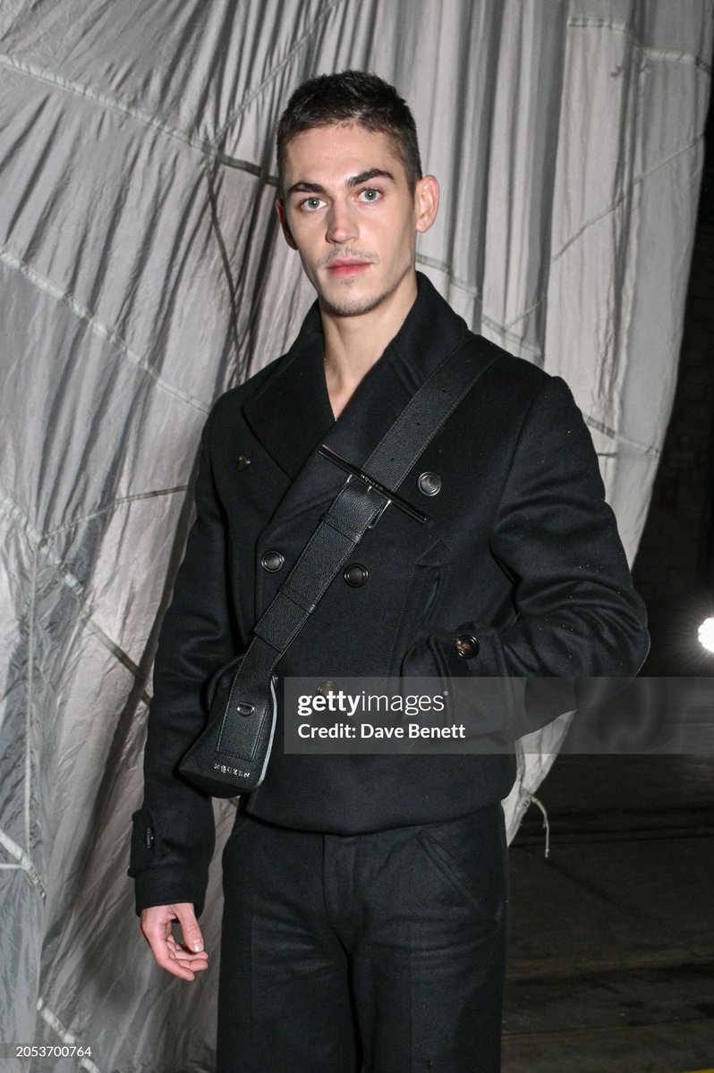 hft_lngfrd_era1's tweet photo. Hero attended the Alexander McQueen Autumn/Winter 2024 show during Paris Fashion Week on March 2, 2024 in Paris, France https://t.co/6OwxnI9F73