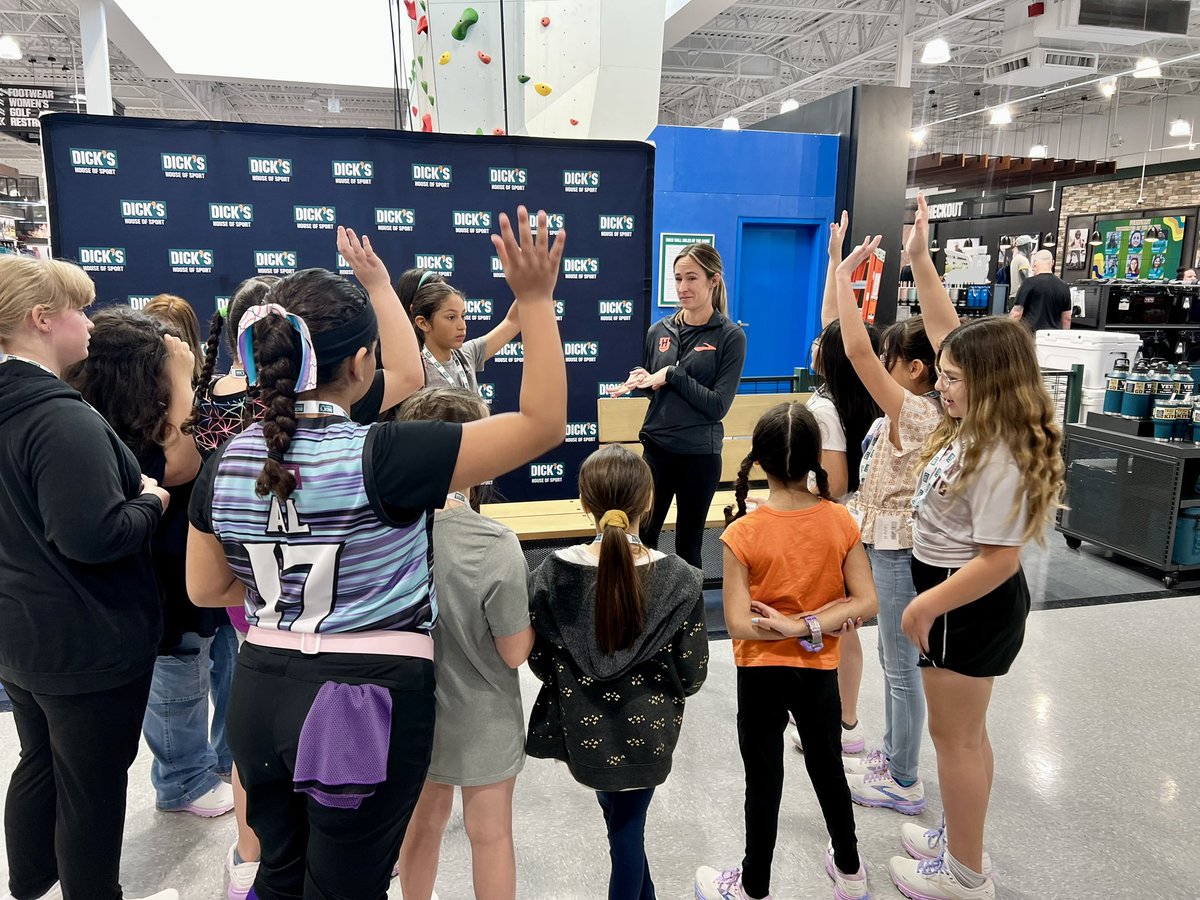 Jackson_CPE's tweet photo. Big thanks to @MarathonKids @brooksrunning &amp; @DICKS for hosting our girls run club! #empowerher https://t.co/JmwxH1VntX
