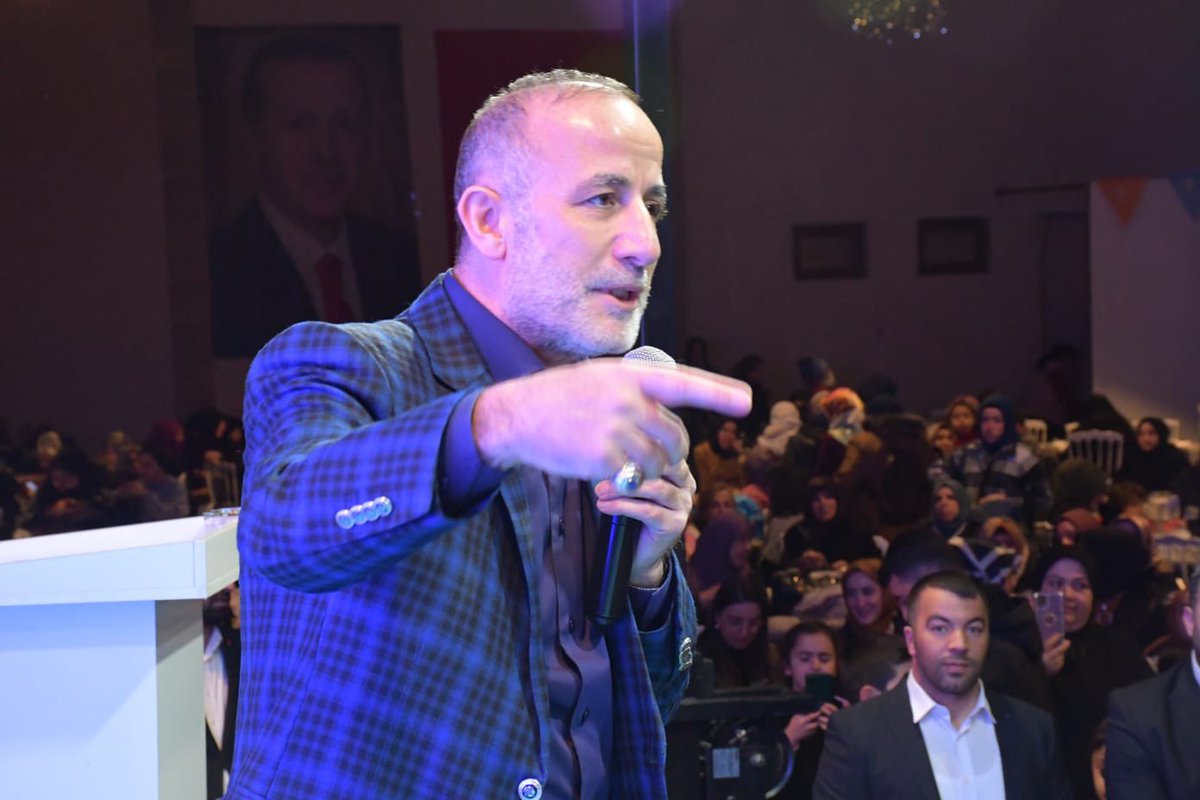 Vahit_Kiler's tweet photo. Bugün Bitliste,Hemşehrilerimizin çok yoğun katılımıyla,belediye başkanımız Nesrullah tangılayın önümüzdeki beş yılda yapacağı projelerin tanıtım toplantısına katıldık.@T_Bedirhanoglu @Ntanglay @avkadirkstekci https://t.co/Fb2128dQJj