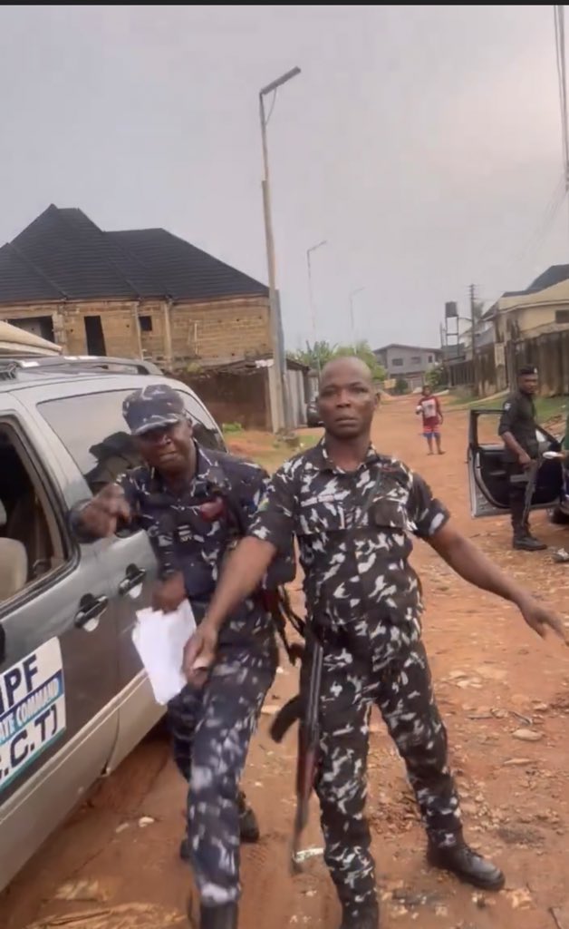 JJExclusive1's tweet image. Egbon @Princemoye1  Naa their face be that, pls do your job