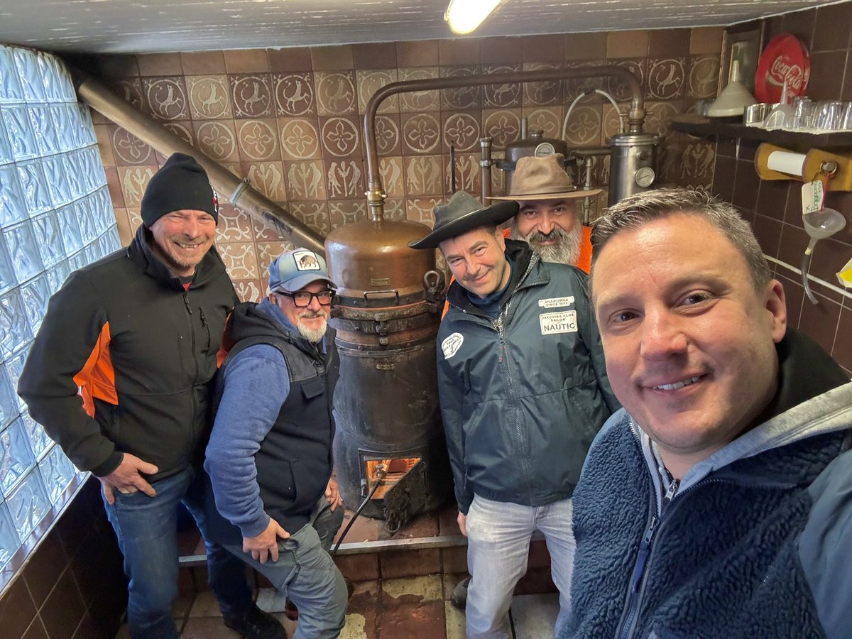 🍇GRAPPA DAY

Una volta all’anno, un giorno di festa tra amici, per valorizzare le nostre tradizioni 🇨🇭

#grappa #amici #tradizioni #ticino