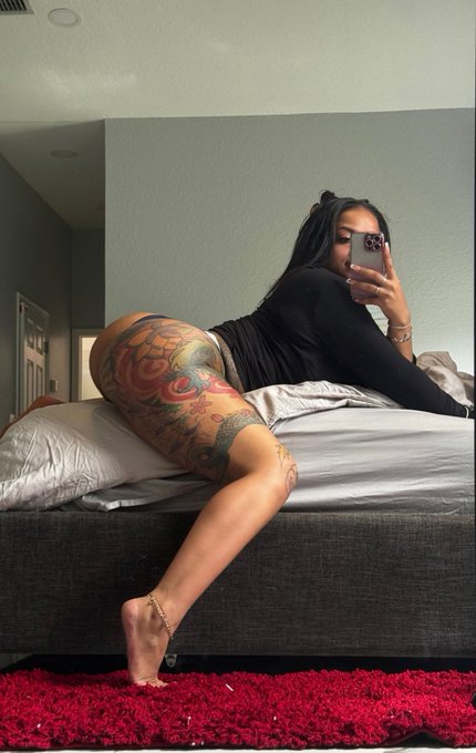 Like for more 🌶️ pics in your dm🤭 https://t.co/I2j6tSYvRD