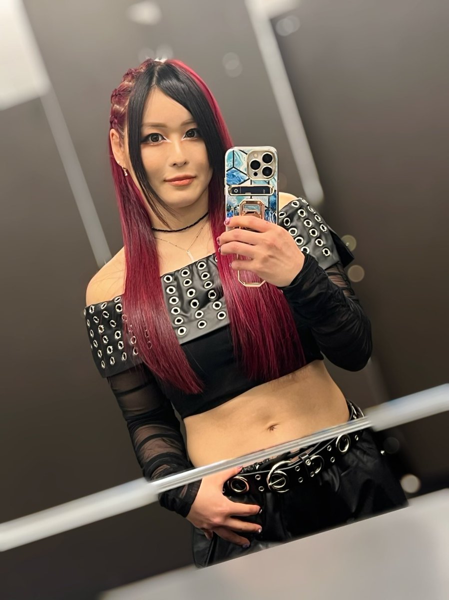 SheNeedsNoOne's tweet image. Hi!

I am cute.

Bayley sucks!