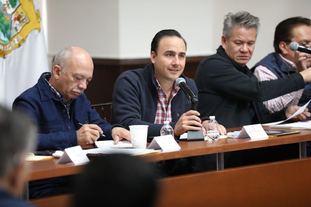 Hoy me reuní en Palacio de Gobierno con los colectivos de las familias de personas desaparecidas en la entidad para darle seguimiento con los poderes del estado, instituciones, el Grupo Autónomo de Trabajo y expertos, (1/2)