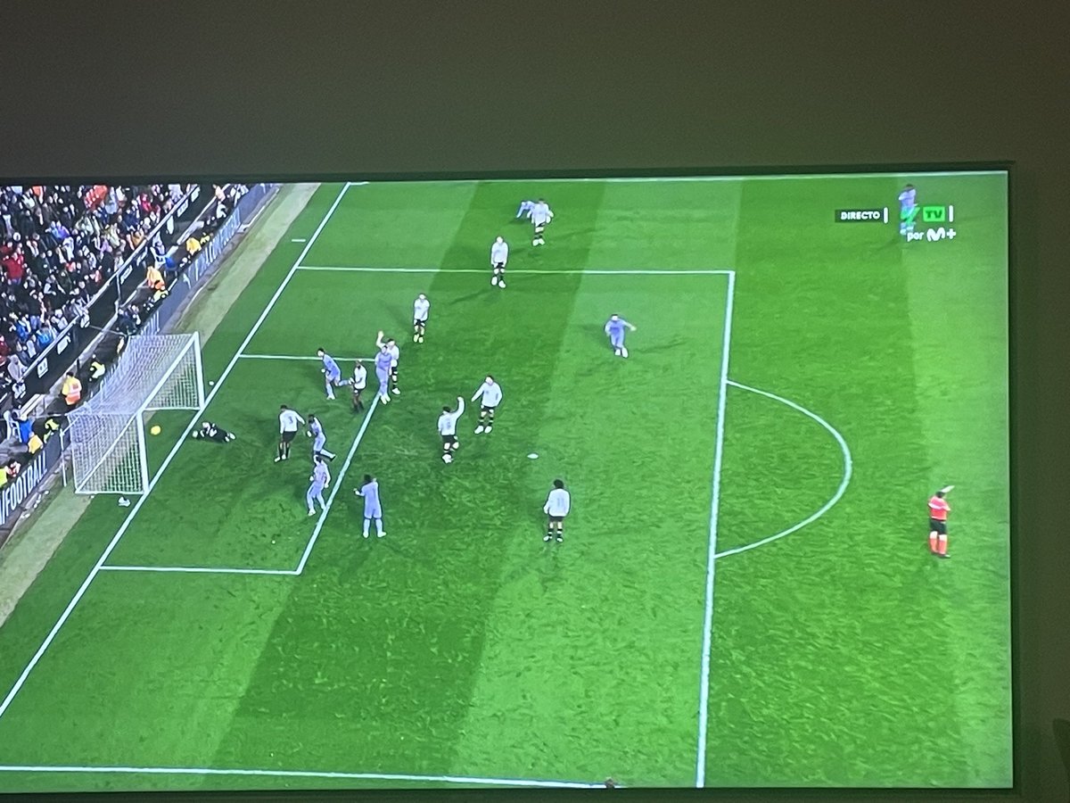 <a href="/MrAngeloValdes/">Will</a> Aqui el frame de cuando hace el gesto de que ha terminado el partido