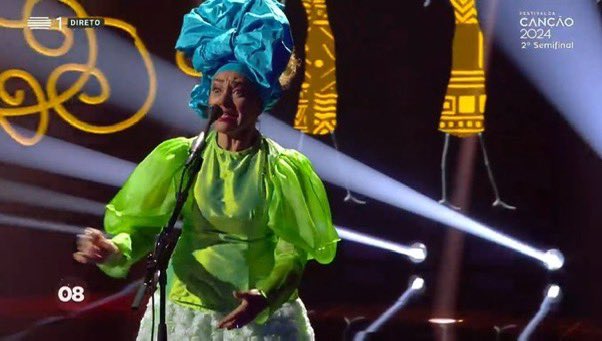 Maria João the mother that you are 🫶🏻 Really hope she qualifies, she was AMAZING 🤩 #FestivaldaCanção