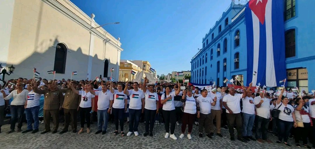 VazquezNiu6162's tweet photo. En #ProvinciaGranma como en toda Cuba reclamamos el cese a la masacre contra palestina.
#YoCreoEnLaPaz
#CautoCristo https://t.co/Qys1rBKqBO