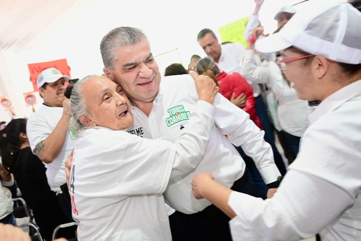 Me dio mucho gusto visitar a nuestra gente de #ParrasDeLaFuente, junto a mi compañera <a href="/MBarbaraCepeda/">María Bárbara Cepeda</a> y el candidato a diputado federal por el distrito 8 Xavier González. Juntos compartimos la visión que hemos planteado para fortalecer a #Coahuila. 
(1/2)