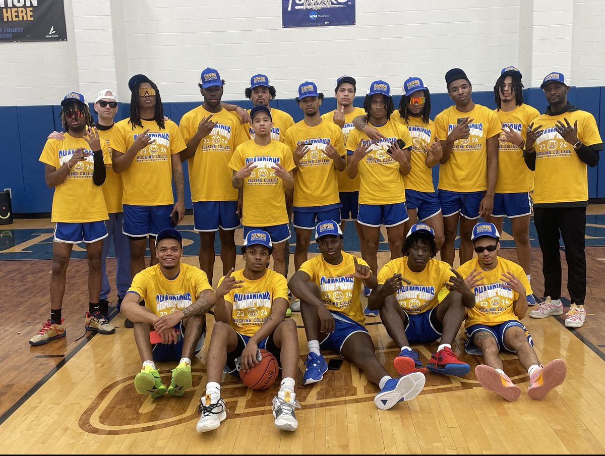 2023/2024 OCCAC Champs 🏆Hawks win 62-45 at BSC-OH to finish 21-6 (14-2). District Tournament is up next 🦅🏀

🔵Dennis Asoro: 21 pts, 10 rebs 

🟡Jaden Woods: 8 pts, 3 steals 

🔵Allen Lattimore: 7 pts, 6 rebs 

🟡Anthony Millner: 7 pts, 5 assists

🔵Daylen Patterson: 5 steals