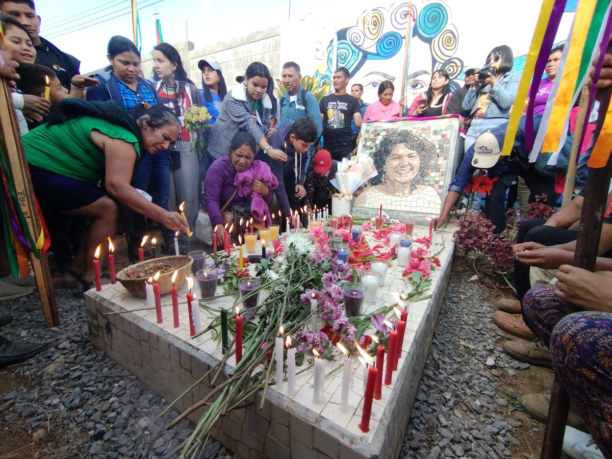 RadioProgresoHN's tweet image. 🌱 ¡Para Berta, toda la verdad, toda la justicia! 🌾
#BertaCáceres #RadioProgreso #COPINH