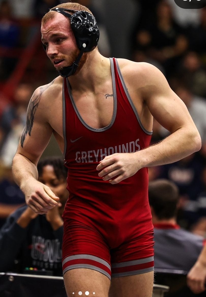 HuronWrestling's tweet photo. Huron alumni Owen Zablocki finishes 3rd at the NCAA D2 Super Regional IV for the Univ. Of Indianapolis. He will compete for a chance to be All-American March 15-16 at the D2 National Championships #AlwaysAChief #ChiefPride https://t.co/0MeogtB9HJ