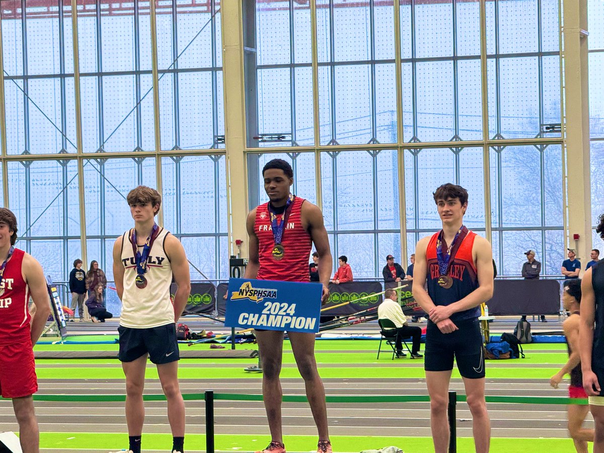 2nd year of indoor States, Now I’m the NYSPHSAA 300m State Champ 🏃🏾‍♂️🥇