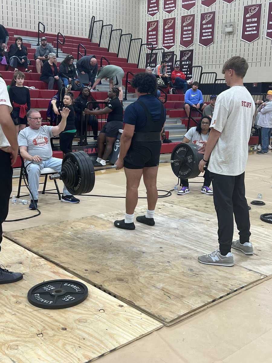 Congrats @MatthewEhs89678 on qualifying for State (242 class) with a 3rd place🥉finish today at Regionals!! Kid worked his tail off all season & was so much fun to coach!! Shout out to all the powerlifters & coaches advancing 🫡