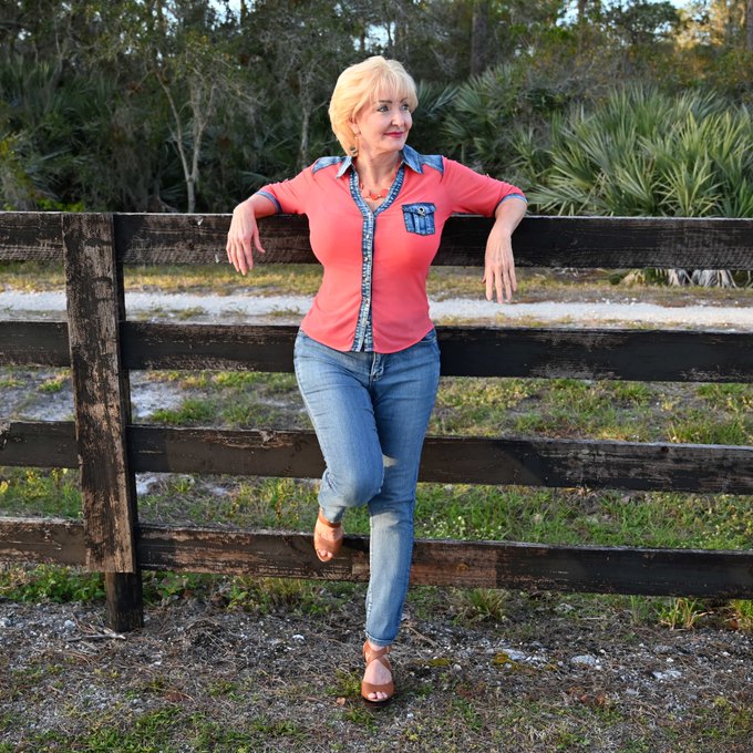 I was invited to a ranch this weekend and tried to fit in but the heels just didn't fit in!! Now I know<a href="/tag/atlanticcityboardwalk"class="tags"><span>#atlanticcityboardwalk</span></a>