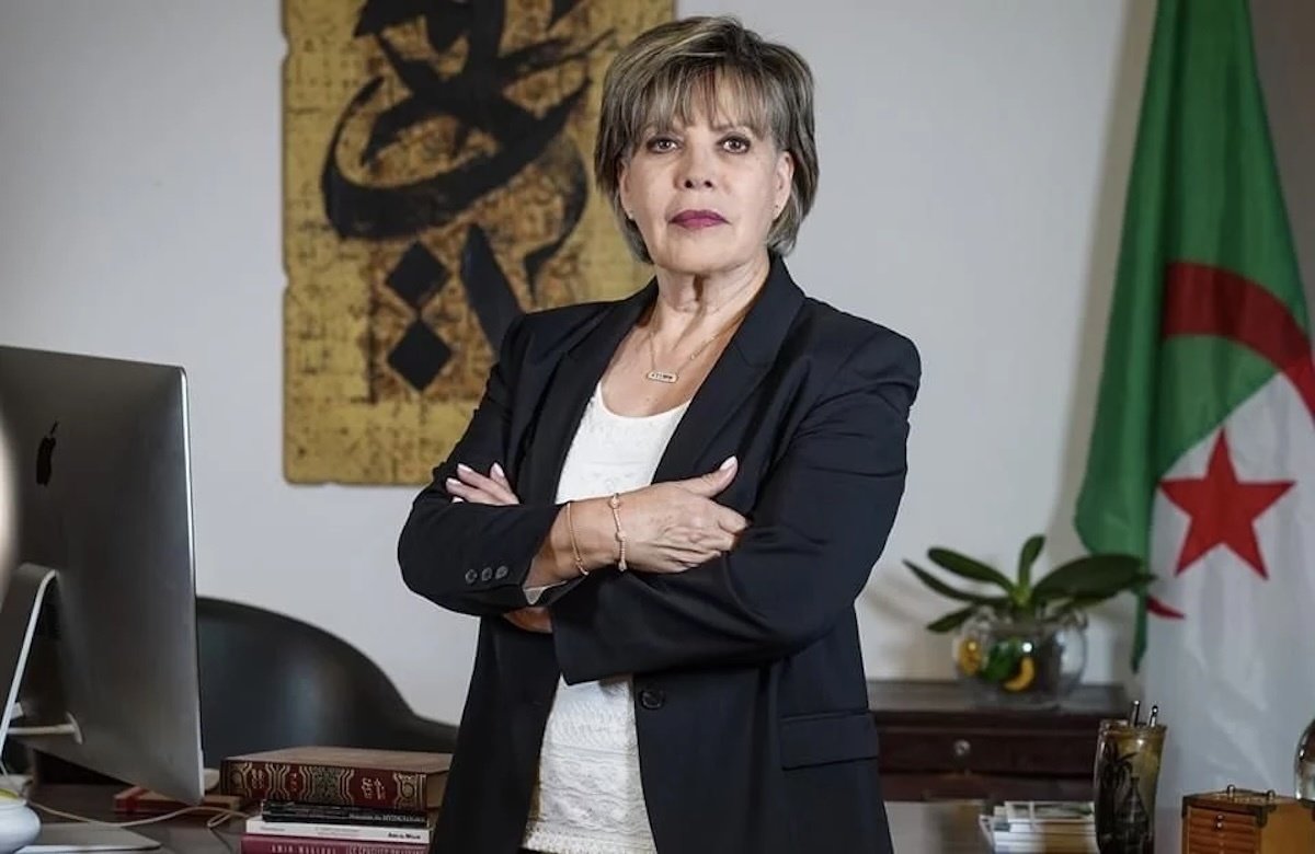 Argelia, la abogada Zoubida Assoul, primera candidata a las elecciones presidenciales de diciembre de 2024 atalayar.com/articulo/polit… a través de <a href="/Atalayar_/">Atalayar</a> #Argelia #ZoubidaAssoul #Elecciones