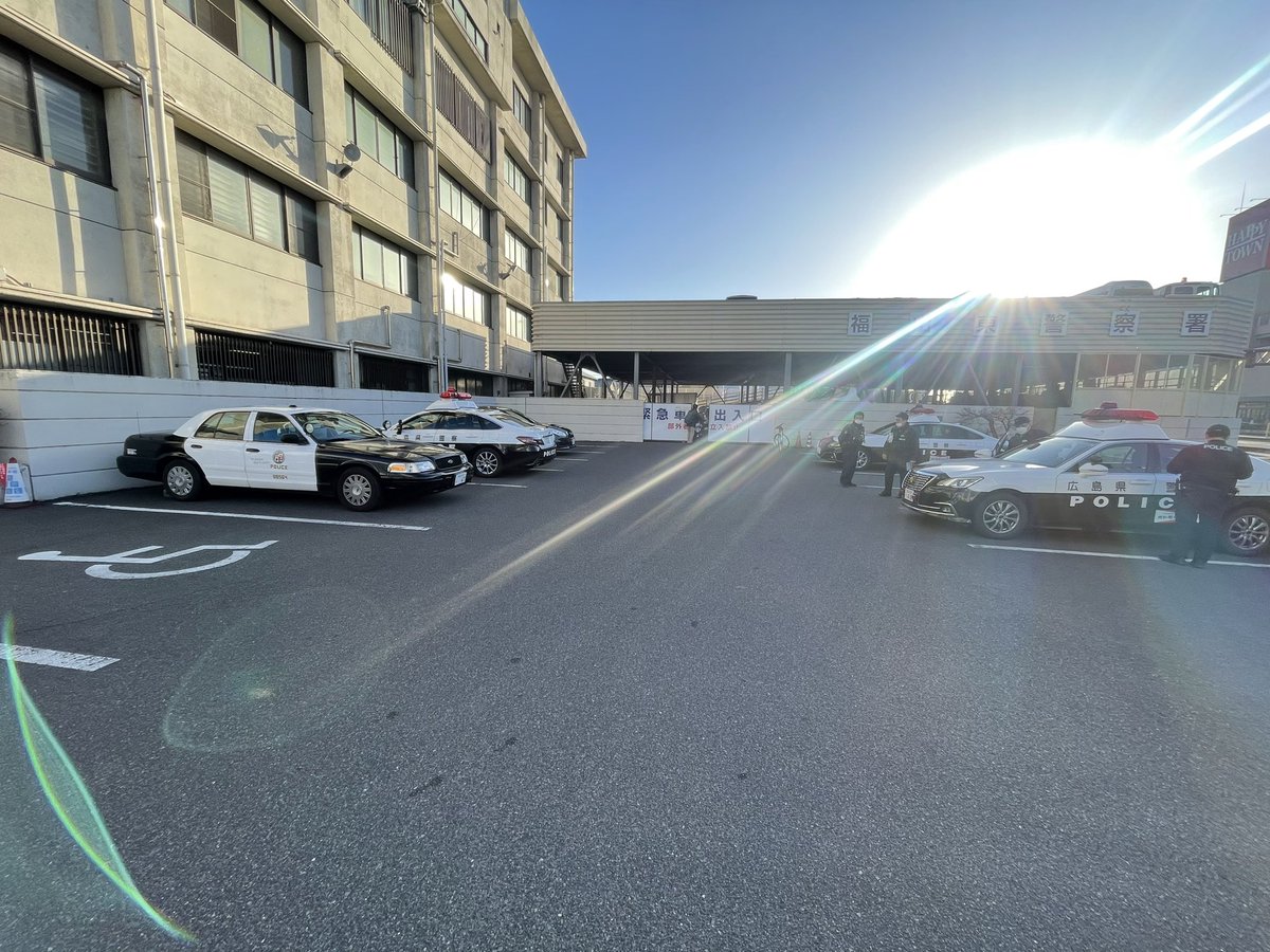 Osamu88564's tweet photo. まさかの職質で最寄りの広島県警の警察署にw https://t.co/KUq9qM9P2V