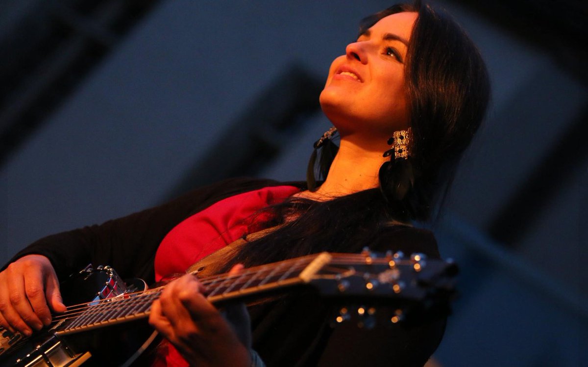 I ♥️ touring! If you feel like checking a sunny love song now,please get curious for #rollingon &amp; make sure to share it with a friend today! youtube.com/watch?v=90vRAF…
#aMarionThang #touringmusician #ilovemusic #singersongwriter #southerngirl #banjogirl #banjitar #blackraven #ortega