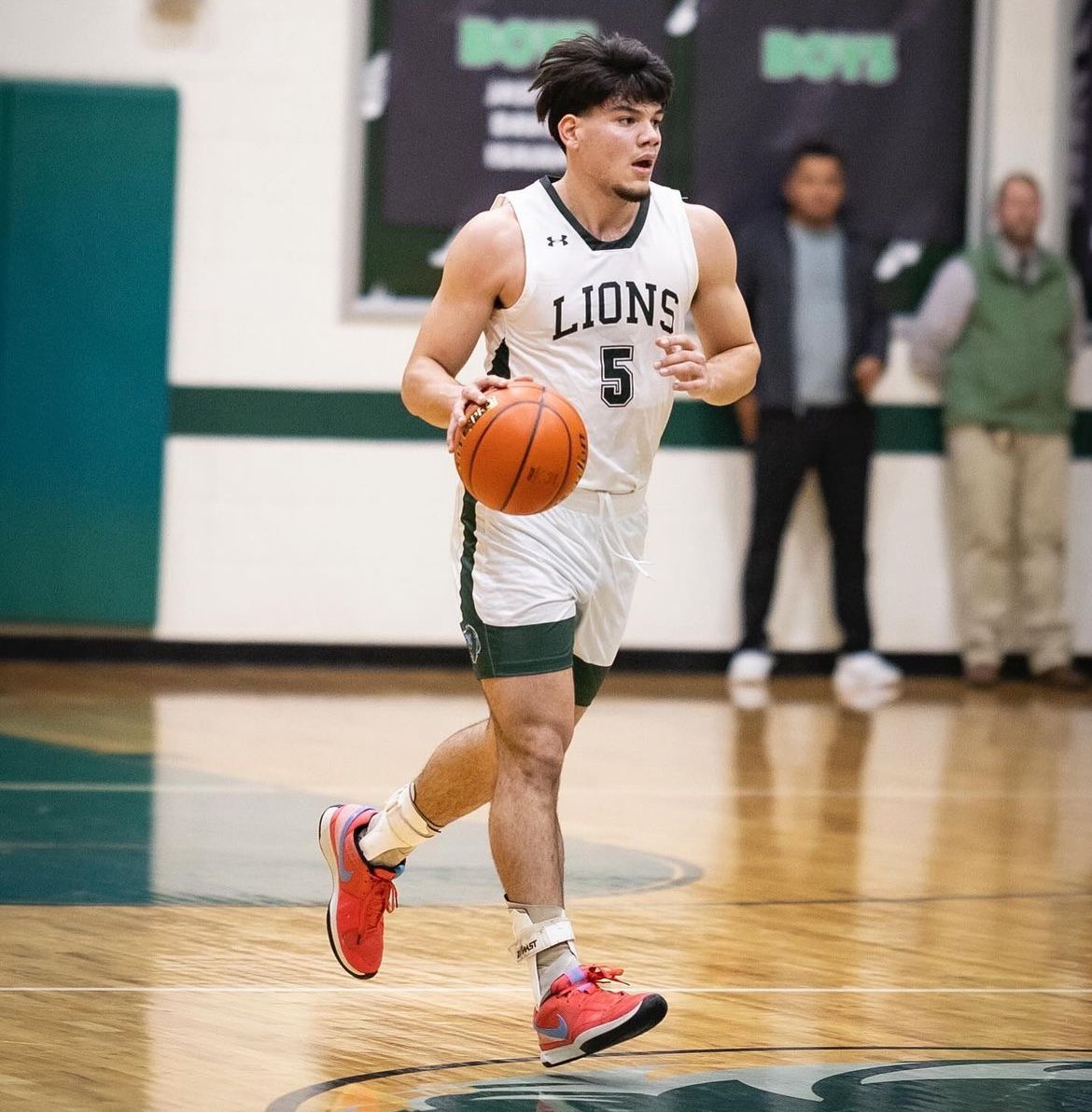 IAM3Prospects's tweet photo. Congratulations to our #ProGymRat @AntL_2024 on a great HS career and being the runner up for the @TAPPSbasketball 1A State title game. This 6’3 stud is locked in with a 4.0 GPA and ready to excel at the next level. Thankful to have served his youngster! Love this kid ‼️🏀🏁 https://t.co/GoZhbVBrbg