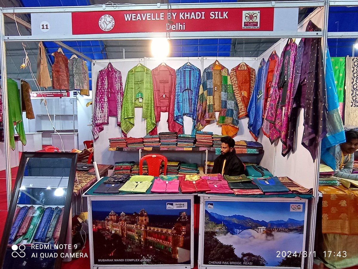 Silk lovers of Jammu! The Silk Mark Expo is on in Kala Kendra, Bikram Chowk. Visit today for a unique pure silk shopping experience. #75silkenyearsCSB @TexMinIndia @csbmot @PiyushGoyal @DarshanaJardosh @PrajaktaVerma @Ifssivakumar @meenakshiifs @ShefVaidya