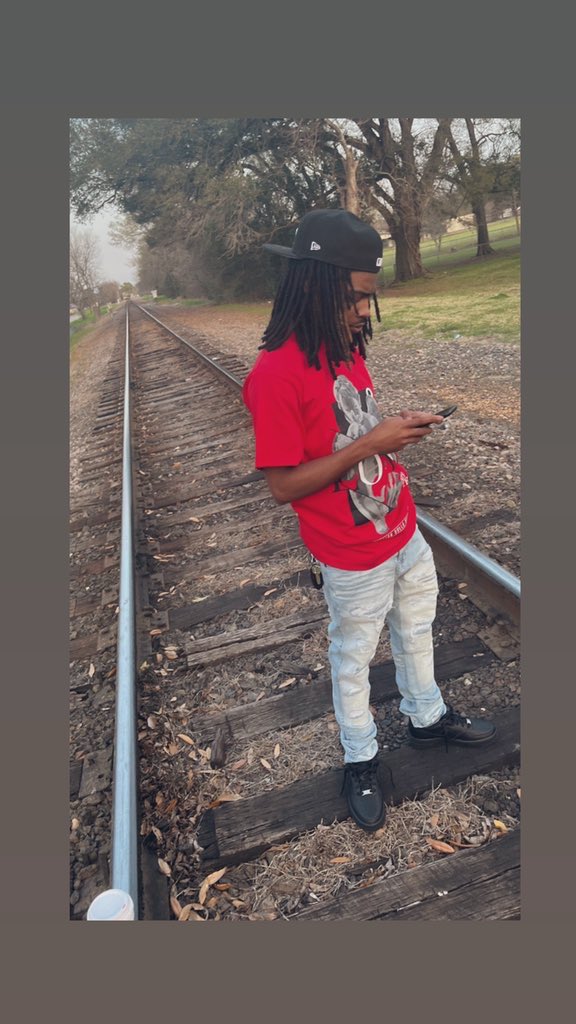 BscPeezyy's tweet photo. If you love me don’t put no one above me bby! #rippopss #ripbigred #B$C https://t.co/KJqBjpT0Iq