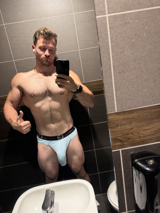 Last solid gym session for awhile&hellip; then jumping on a plane in a few hours ✈️ where do you guys think