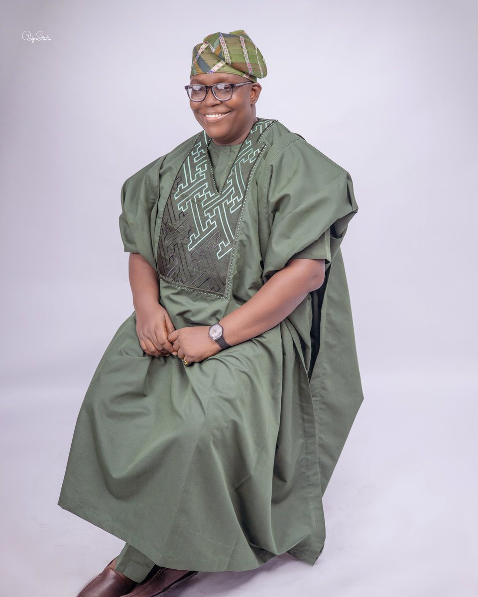 IniabasiOkon's tweet image. Today is #WorldIniabasiDay. I got balloons and I am extremely grateful and happy.

Today I turn 50, and I give all glory and praises to God. It&apos;s been a very jolly ride to this age, and I pray that the rest of my journey would be sweeter.
Abasi mmi bọ ekom!