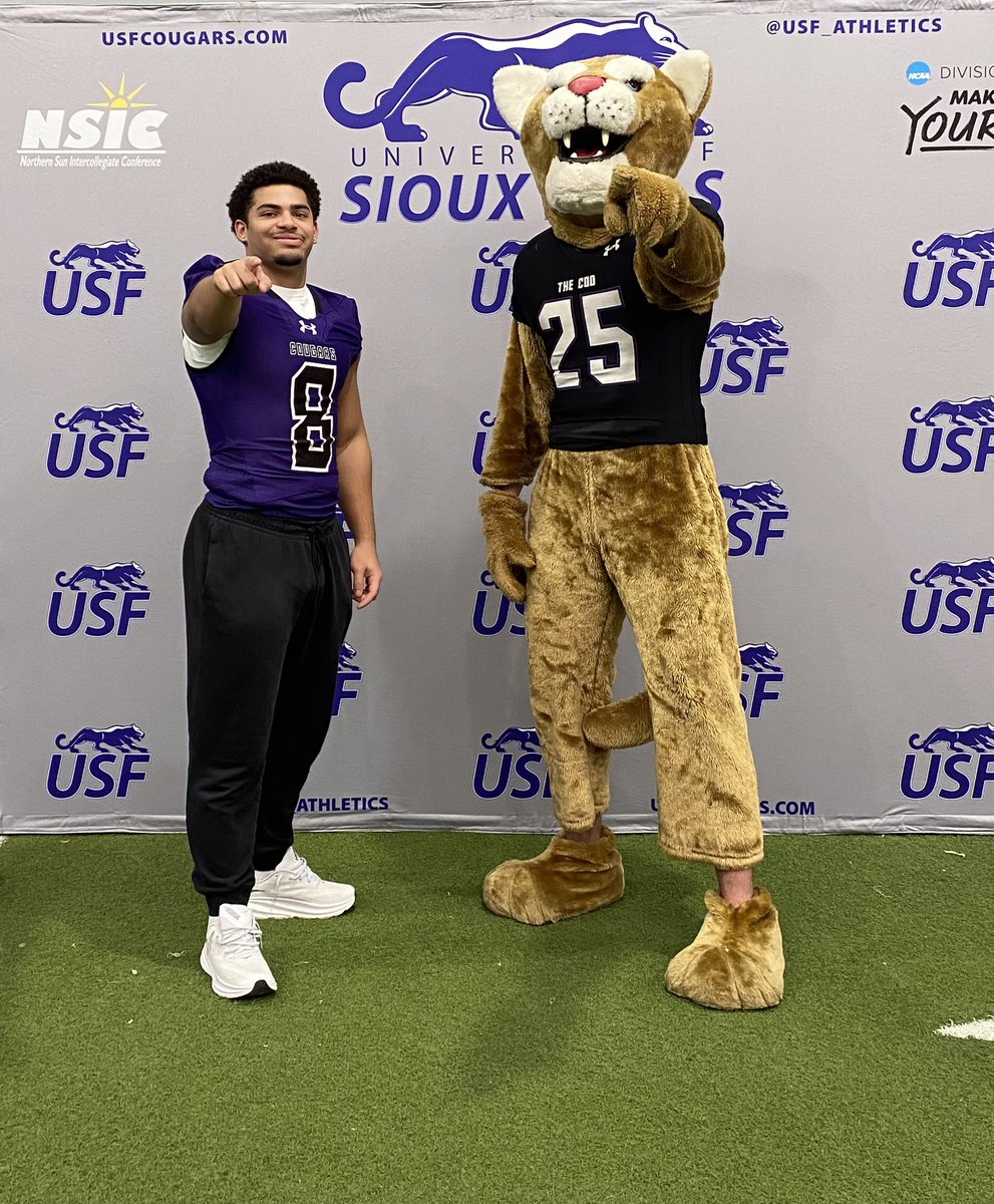 Elijah Johnson (@elijahljohnson8) on Twitter photo Thank you <a href="/Coach_Boes/">Bryan Boesen</a> for the invite! Glad I got to get back out to USF and learn more about their program! <a href="/USFCougarsFB/">USF Football</a> <a href="/CoachLueds/">Lucas Lueders</a> <a href="/JimGlogowski/">Coach Glo</a> <a href="/CoachJackson00/">Zay Jackson</a> <a href="/FairmontFB/">Fairmont Football</a> Thank you <a href="/Coach_Boes/">Bryan Boesen</a> for the invite! Glad I got to get back out to USF and learn more about their program! <a href="/USFCougarsFB/">USF Football</a> <a href="/CoachLueds/">Lucas Lueders</a> <a href="/JimGlogowski/">Coach Glo</a> <a href="/CoachJackson00/">Zay Jackson</a> <a href="/FairmontFB/">Fairmont Football</a>