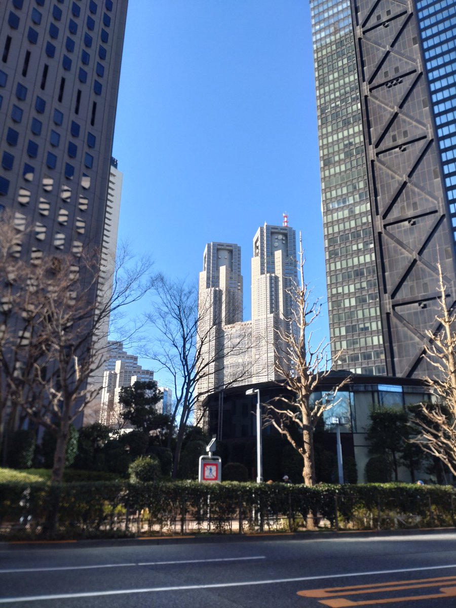 GoroYuta's tweet photo. 東京マラソン始まるなぁ(応援) https://t.co/ESTzCZTWSh