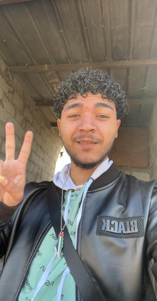 Abdullah_Om3r03's tweet image. To my dear followers, if you plan on attending a protest in support of Gaza I kindly ask that you post my photo and share my message with the world. Please post my username so that others can follow me, I want my voice to reach every country 🍉🇵🇸