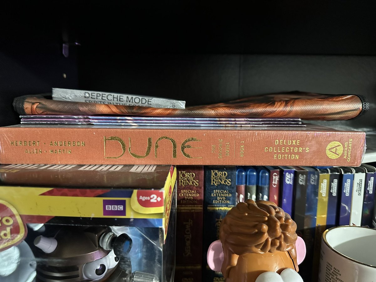 vgumkowski's tweet image. For those that don’t know, I’m an avid lover of science fiction and the Dune stories. I’ve been waiting to see this for a long time…