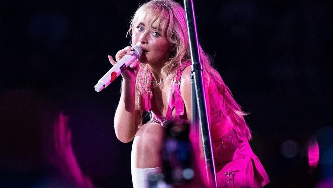 ItsPopTingzRP's tweet photo. @ 𝖳𝗁𝖾 𝖯𝗈𝗉 𝖳𝗂𝗇𝗀𝗓 𝖱𝖯﹨ ( 🎤, 📸)
⠀ ⠀⠀⠀© #PopTingzRP.

Paige Baudry (@lilacparfum) performs onstage during Aurora Clark | #ErasTourAurora at Monumental River Stadium on March 02, 2024 in Buenos Aires, Argentina. https://t.co/nZcFK9OEuV