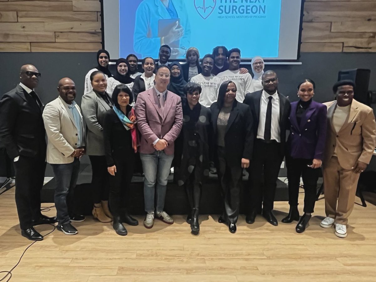 The Next Surgeon program with @TOHousing recognizes that talent exists in every community. Medicine needs more Black and racialized voices and people different income levels. It leads to better care for all. Today in Regent Park we celebrated the latest group of students.