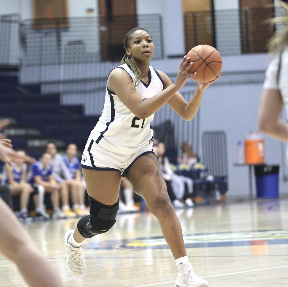 COUGS WIN!!!

WNCC secures the win after an intense battle against Trinidad 77-60! 4 players scored in double digits led by <a href="/Faith_walkerr/">Faith Walker</a> with 19 points and 9 rebounds‼️

#GoCougs