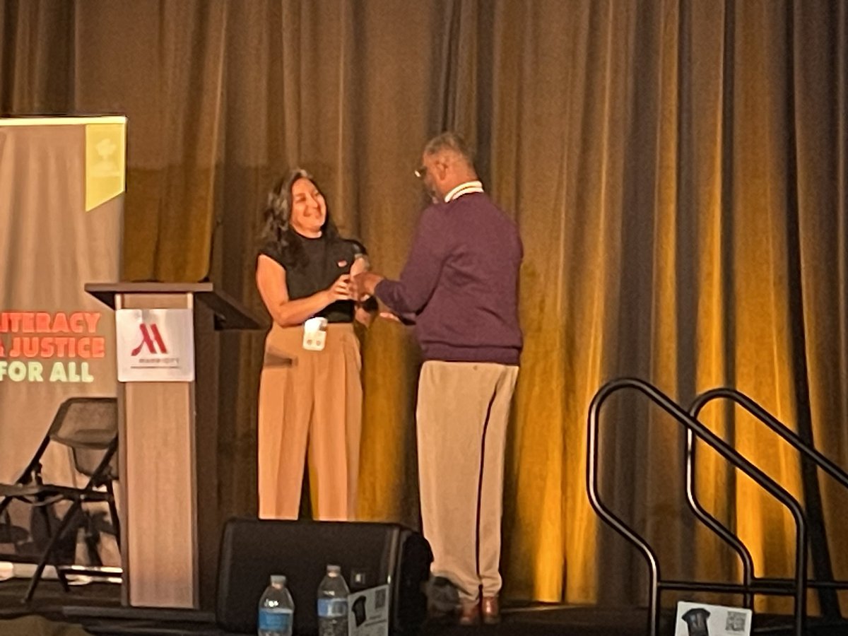 OaklandReads's tweet photo. Announcing the inaugural Kareem Weaver Literacy & Justice Catalyst Award recipient, @KJWinEducation! #lj4all #righttoread https://t.co/czZgO2GRtn