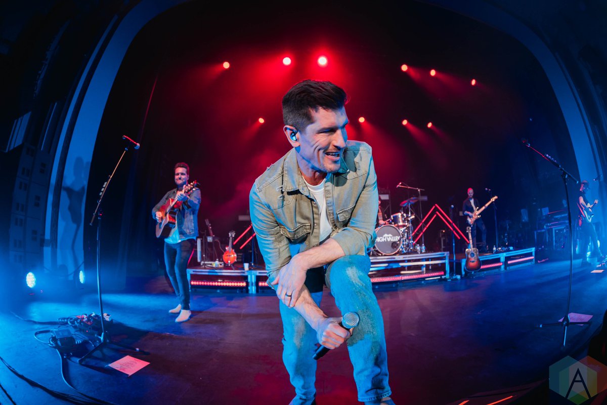 Aesthetic_Mag's tweet photo. Photos: High Valley, Tim and The Glory Boys at Danforth Musicย Hall. #highvalley #countrymusic #torontoย https://t.co/EqoAu2Ey1o https://t.co/uErhhVIoSj