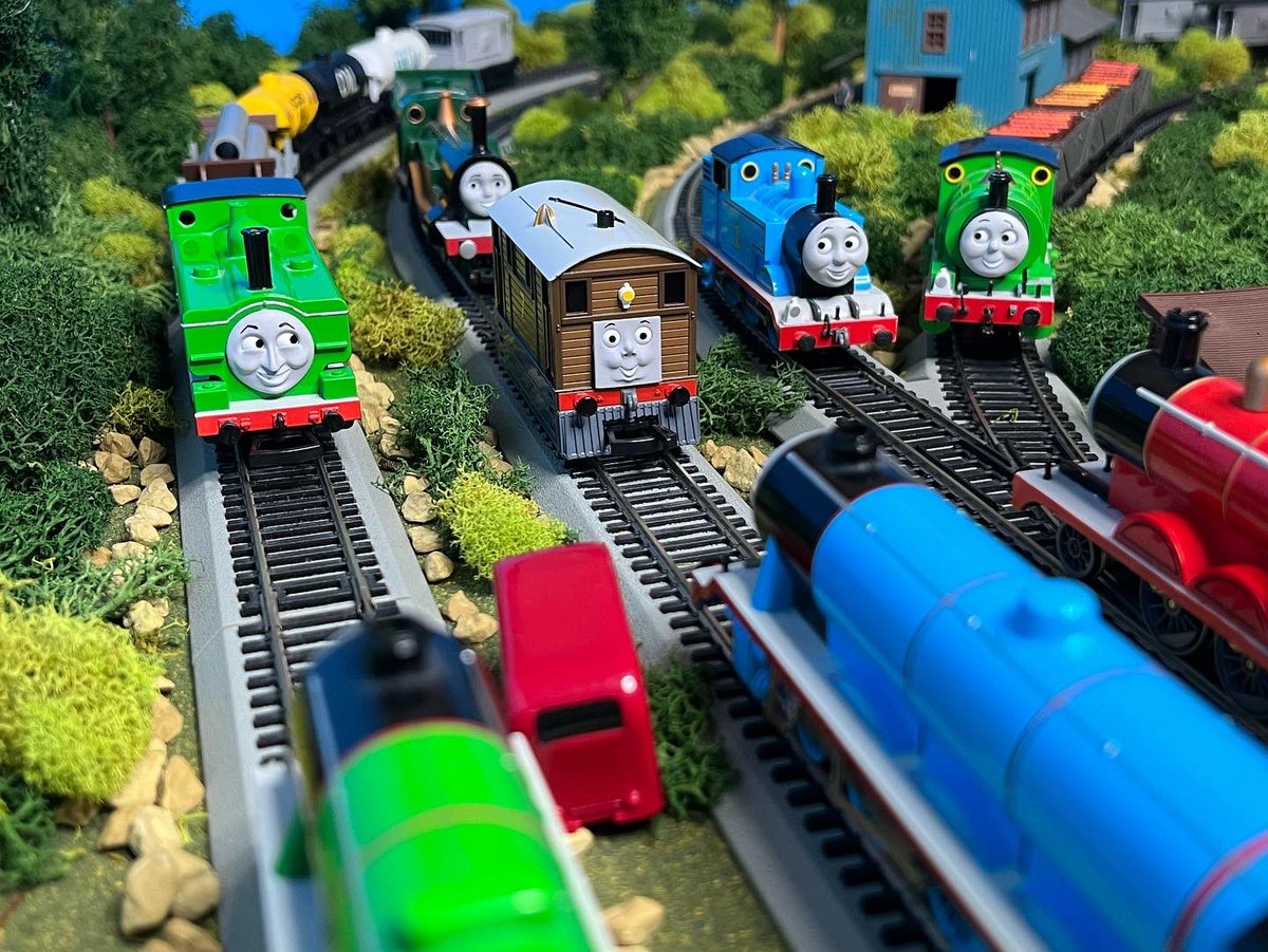 This makes me so indescribably happy🥹.

I know I’m nowhere near the levels of talent of all the modelers here that modify, 3D print, or, scratch-build custom engines, but I sorta like to “give purpose” to the Bachmann models and bring them to life with custom faces. Thank you :)