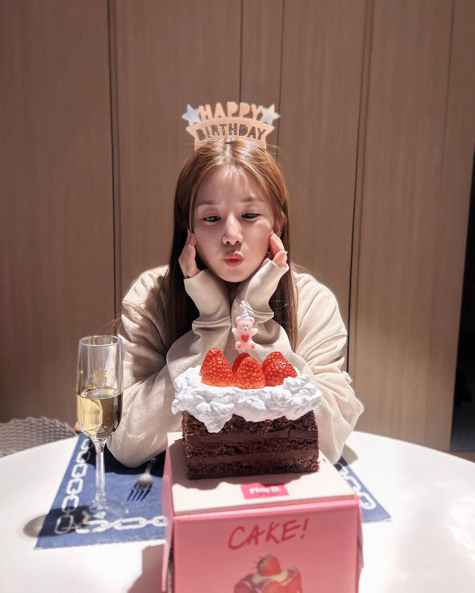 choronggpics's tweet photo. #달콤한_롱생일_한번에_후_축하해볼까
#HAPPY_BIRTHDAY_CHORONG https://t.co/XxJHJ3Fz66