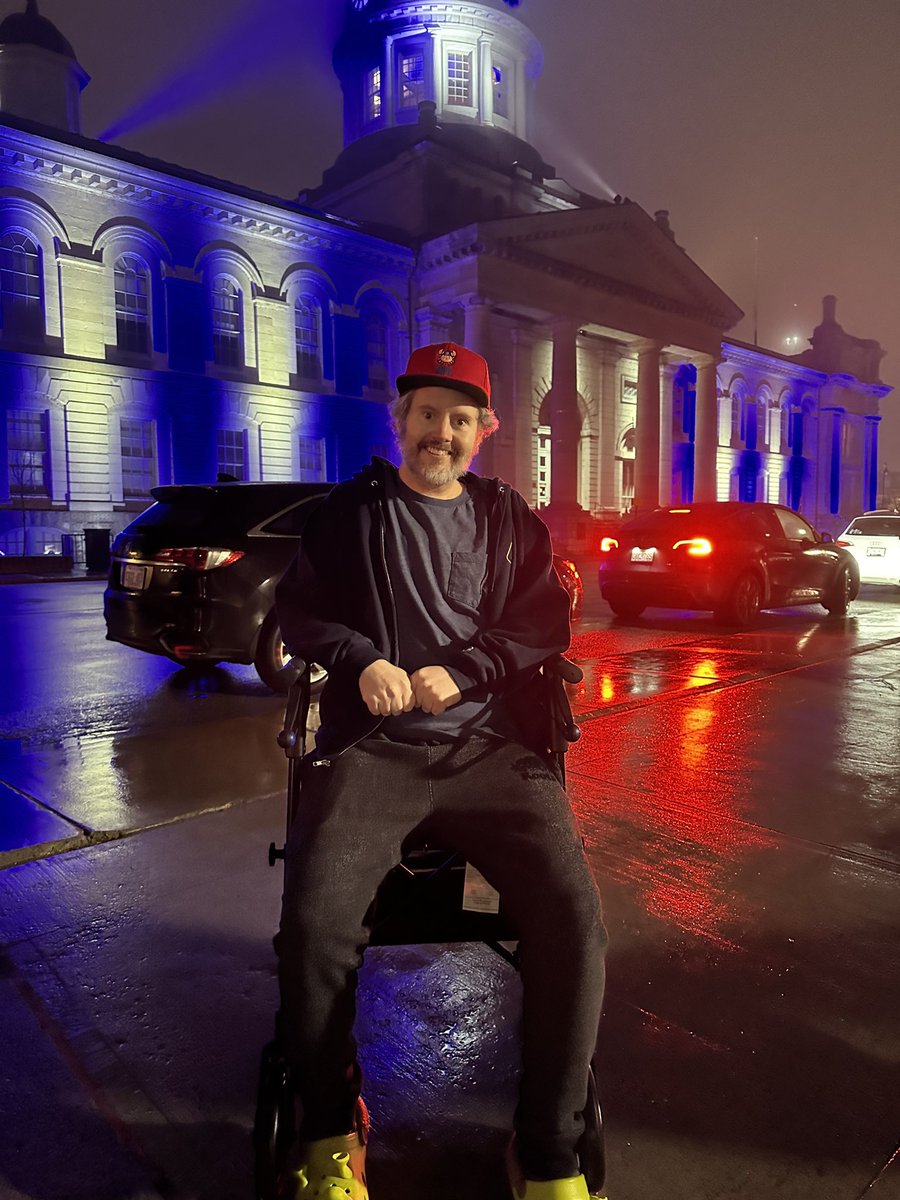 I managed to make it down to #ygk city hall to see it lit in blue for #ColorectalCancerAwarenessMonth. 

When I made the request to the City in November, my situation was much different. Glad I could go!

@coloncanada #ColonCancer #StageIV