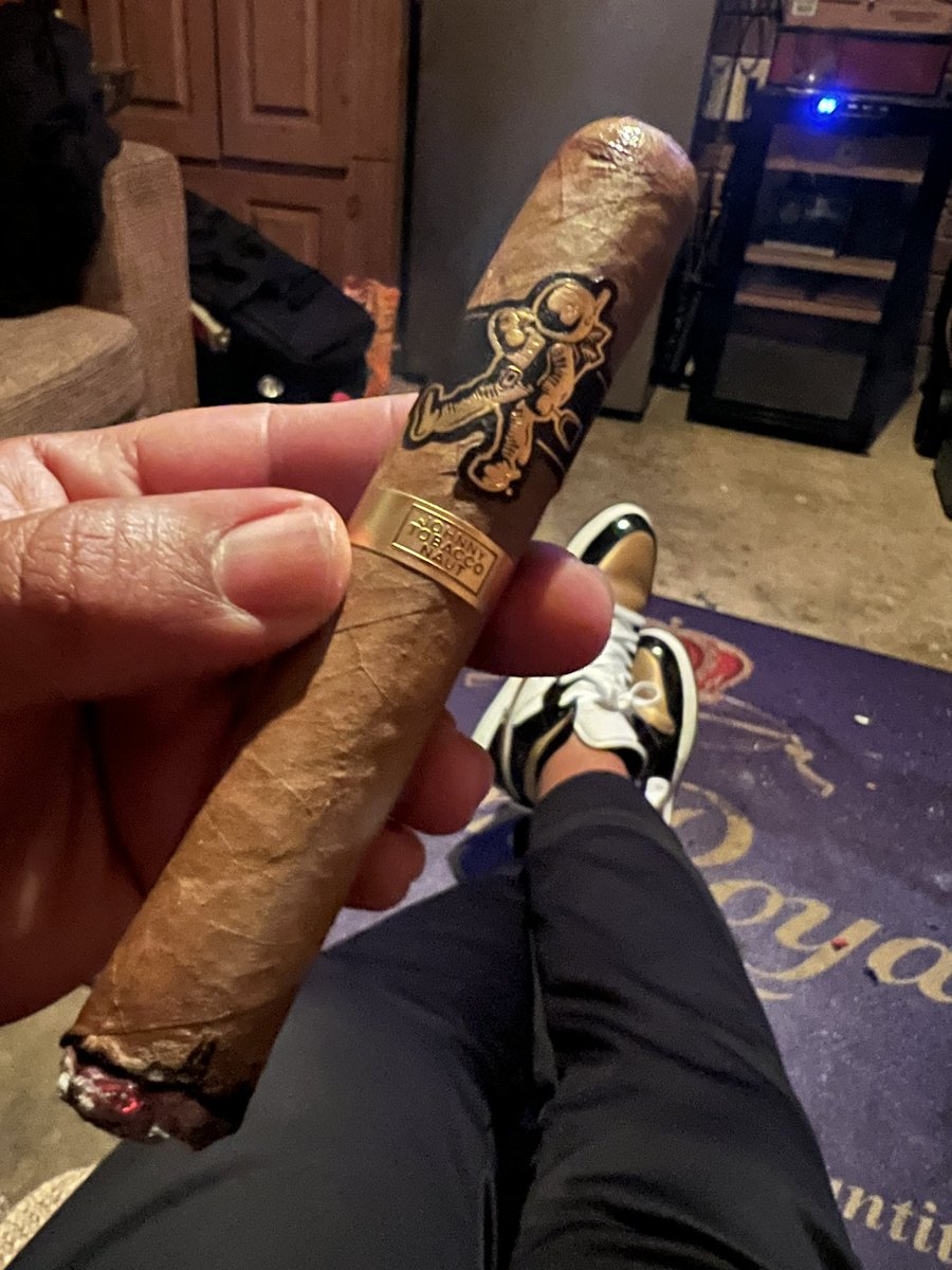 indigocigars's tweet photo. What y’all smoking on… https://t.co/fU3V9c4Zkj